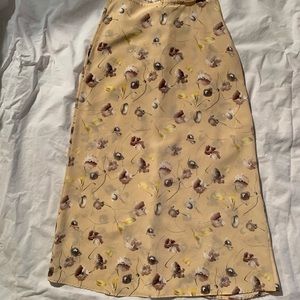 Day 2 Day size 7 long skirt length 38” poly